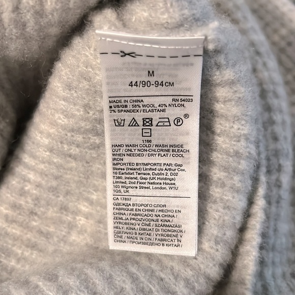 Banana Republic Waffle Weave Sweater - Picture 3 of 6